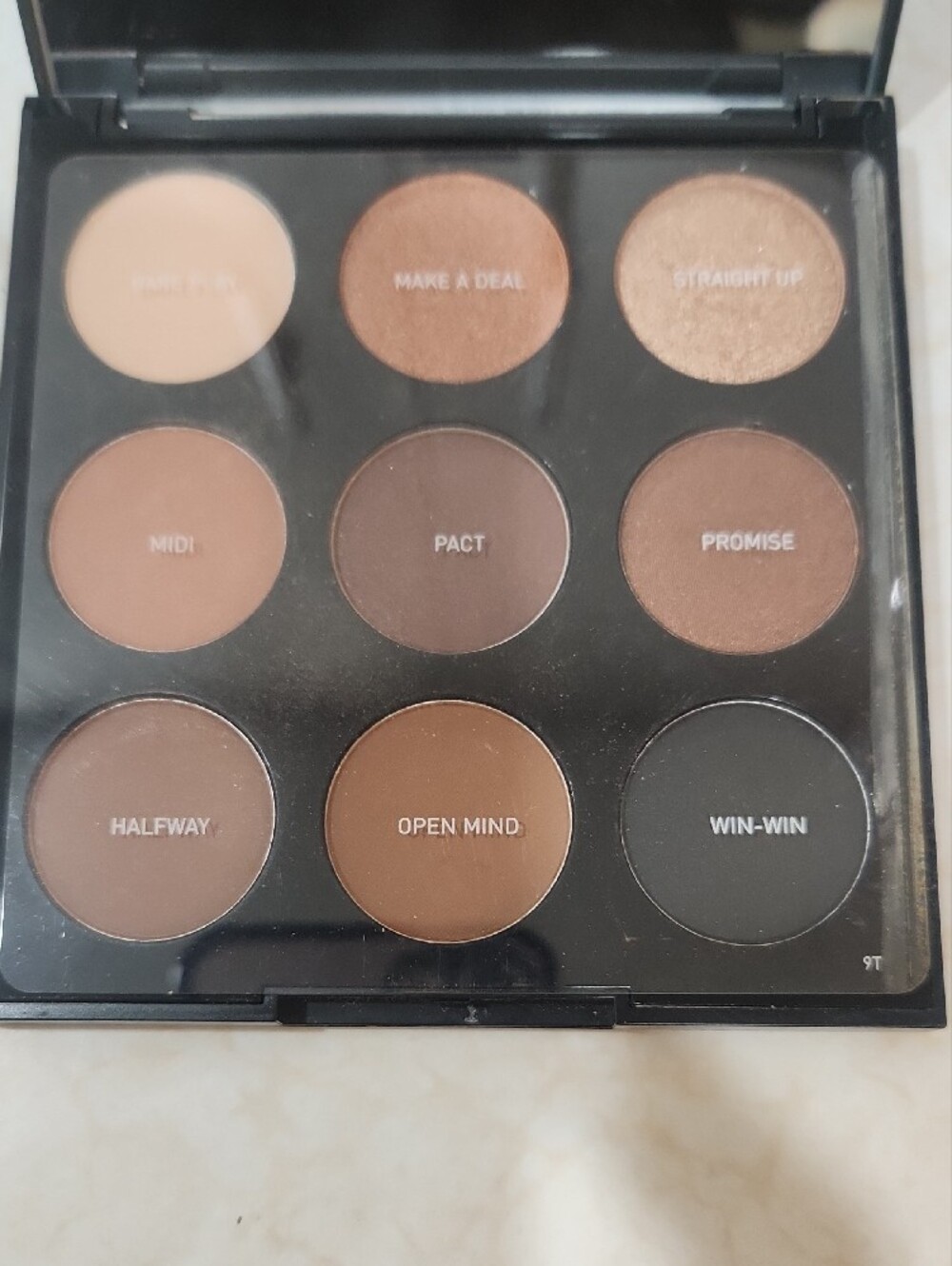 Neutral Eyeshadow Palette - Warm Brown & Gold Shades